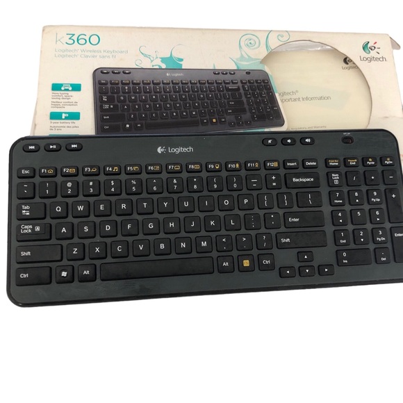 Logitech K360 Wireless Keyboard with Unifying receiver and original box - Picture 3 of 8